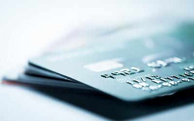 Τραμπ: πλαφόν 10% στα επιτόκια πιστωτικών καρτών – Θα γίνει πραγματικότητα;