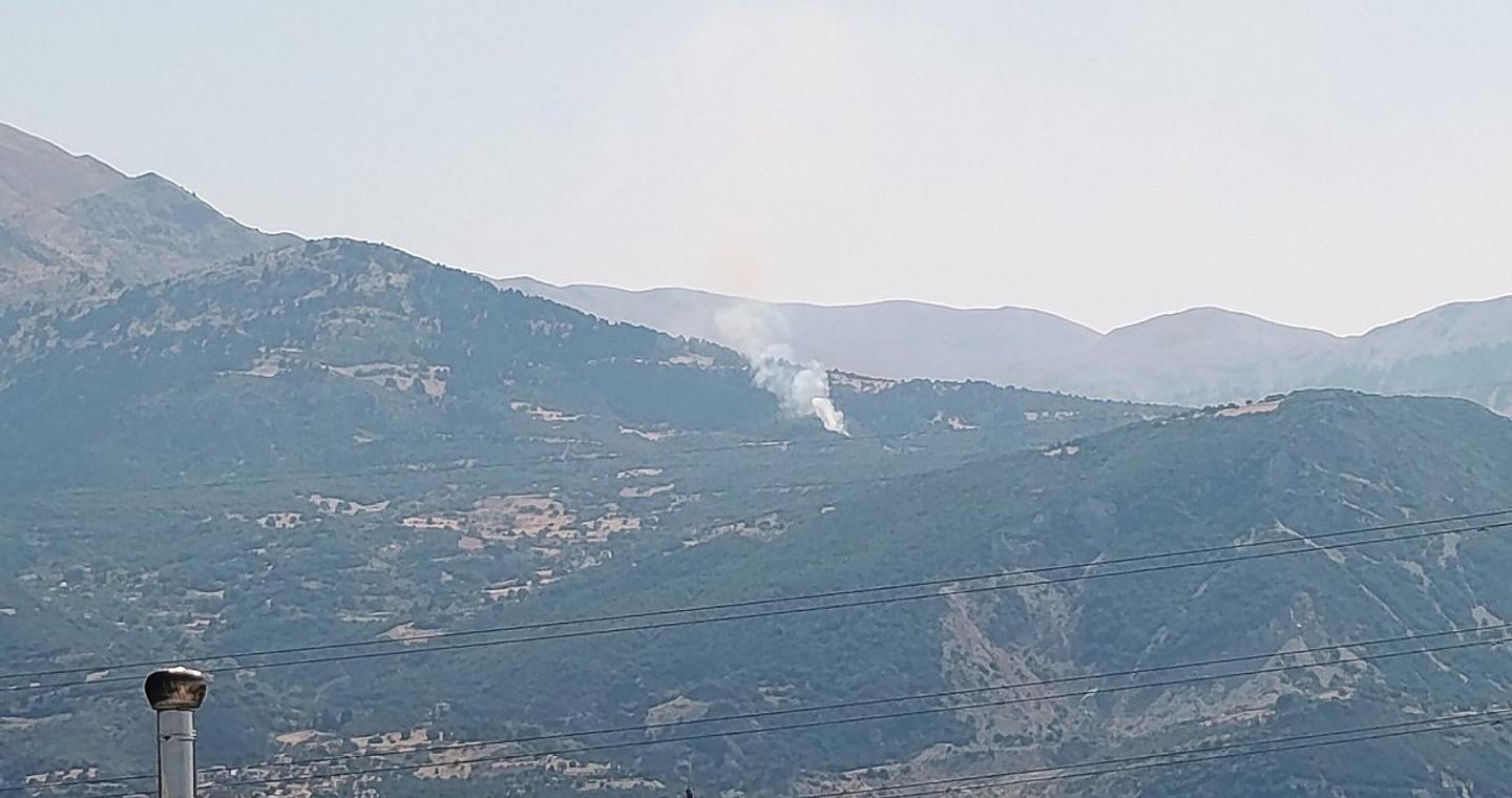 Φωτιά κοντά στην Πάτρα – Επιχειρούν και εναέρια μέσα