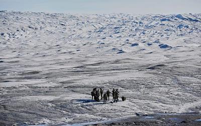 Τραμπ: Σχέδιο εισβολής στη Γροιλανδία; Αντίσταση από στρατιωτικούς και διεθνείς αντιδράσεις!