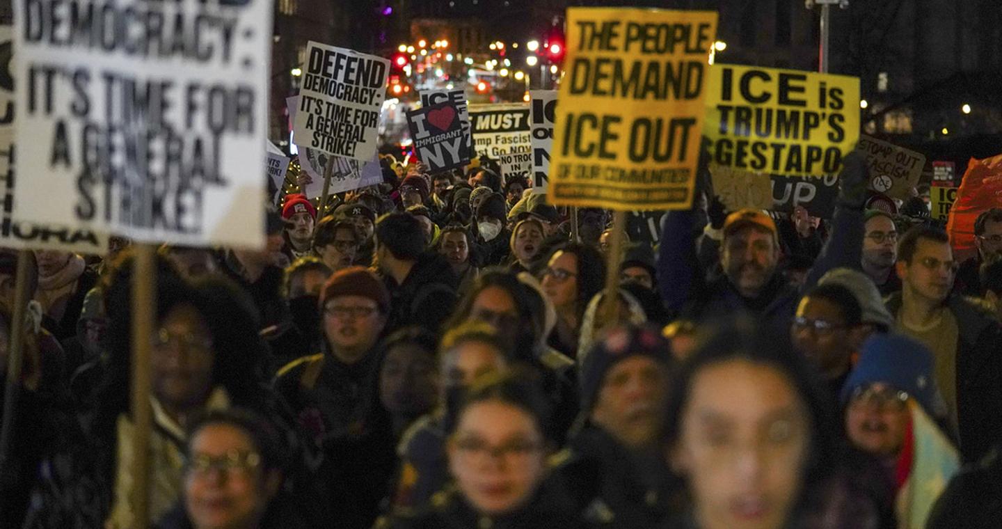 Μινεάπολη: Διαδηλώσεις και χημικά μετά τον θάνατο της 37χρονης από πυρά της ICE