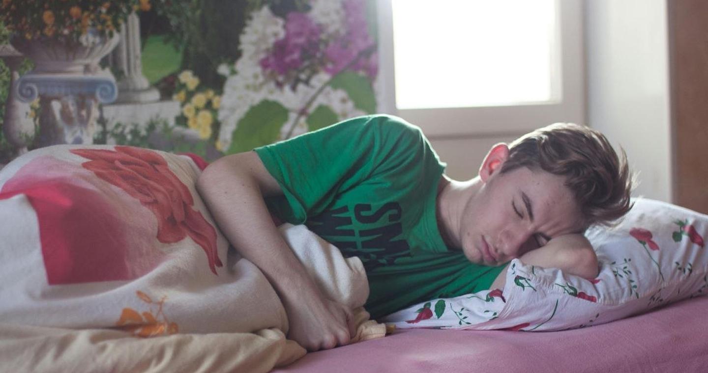 Η καλή ψυχική υγεία των εφήβων κρύβεται στο… μαξιλάρι