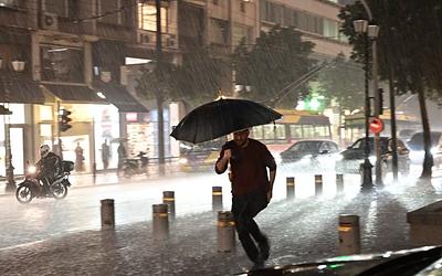Έρχεται «χειμωνιάτικος» καιρός με βροχές, καταιγίδες και ισχυρούς ανέμους!