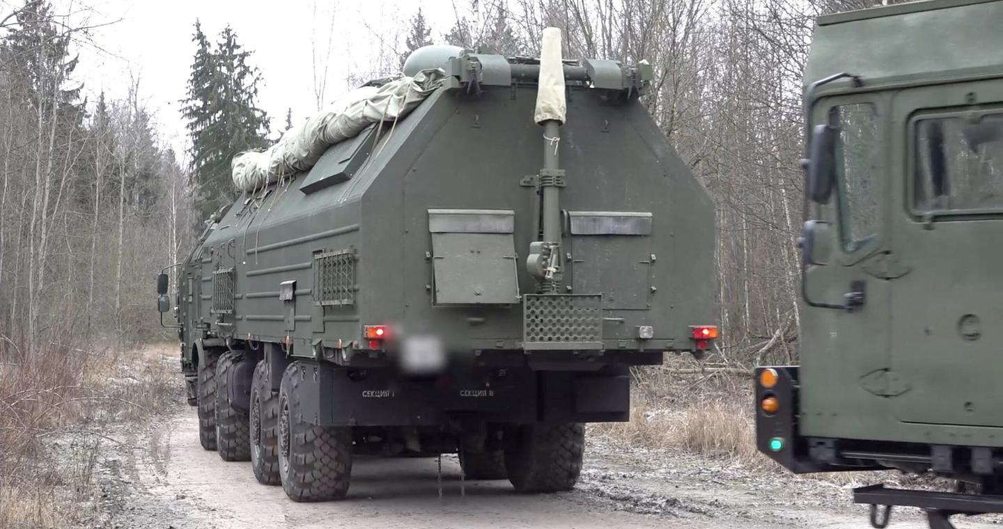 Η Ρωσία εκτόξευσε πύραυλο Oreshnik εναντίον της Ουκρανίας – «Απάντηση για την επίθεση στην κατοικία του Πούτιν»