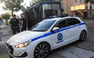 Επίθεση σε τουριστικό λεωφορείο: Τραυματίες οδηγός και τουρίστες!