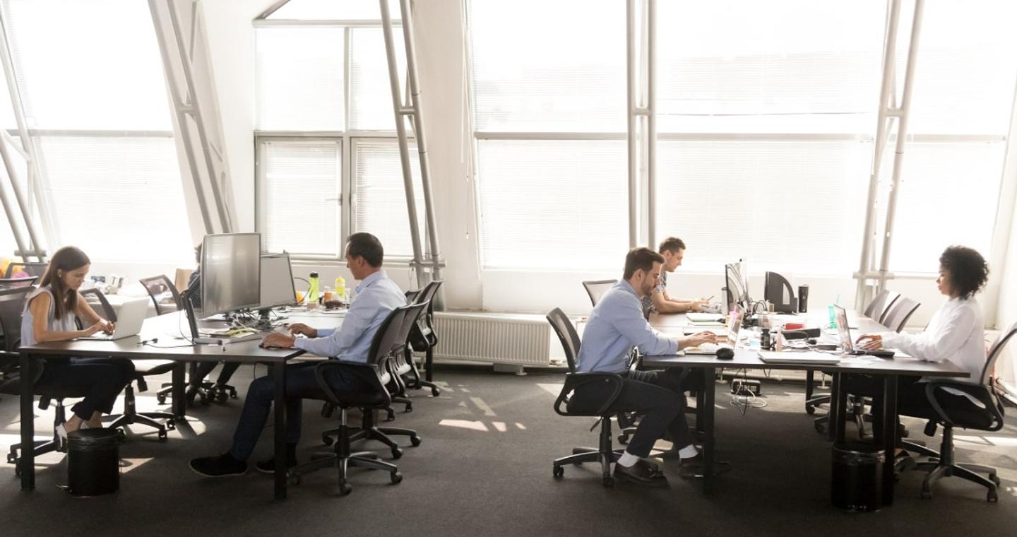 Έρευνα: Σχεδόν οι μισοί Ευρωπαίοι σκέφτονται να αλλάξουν δουλειά το 2026 αλλά νιώθουν απροετοίμαστοι