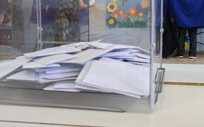 Δημοσκόπηση: Ανατροπή με το κόμμα Καρυστιανού; Πού κατατάσσεται ο Τσίπρας;