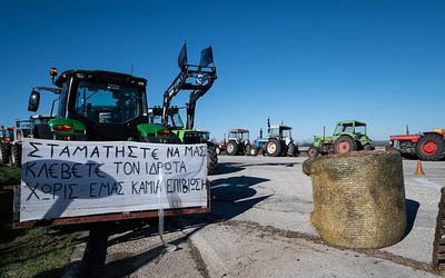 Αγρότες στο «κόκκινο»: Αντεπίθεση ΠΑΣΟΚ και ΣΥΡΙΖΑ, άμυνα Καιρίδη για τη συμφωνία Mercosur