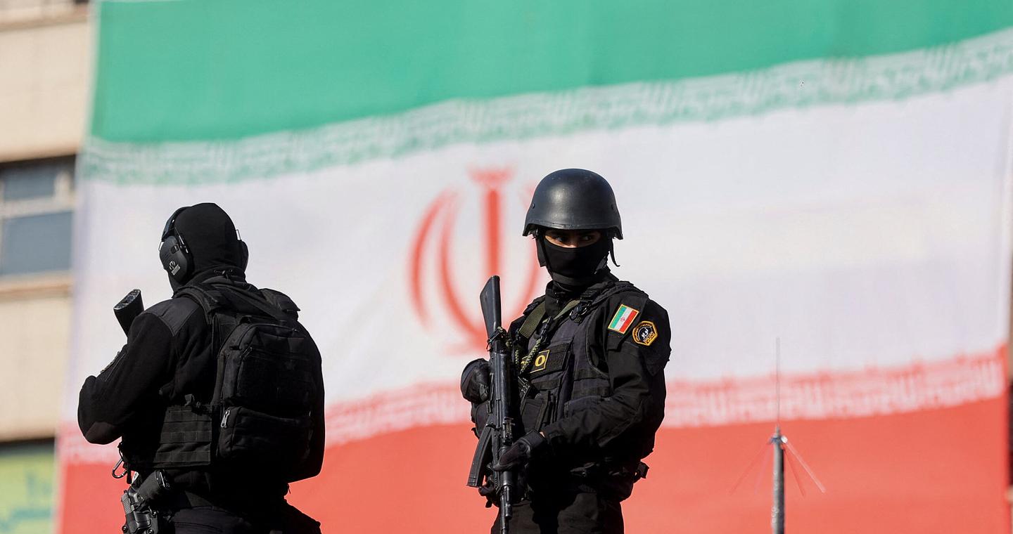 Τα διλήμματα Τραμπ για παρέμβαση στο Ιράν – Αβεβαιότητα, κίνδυνοι και περιορισμένες επιλογές