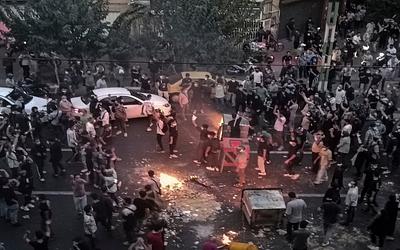 Ιράν: Επιβιώνει το καθεστώς παρά τις διαμαρτυρίες και τις εξωτερικές πιέσεις;