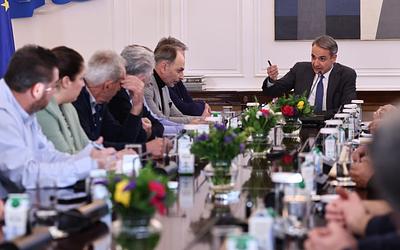 Μητσοτάκης στους αγρότες: «Τις εξελίξεις τις διαμορφώνουν οι παρόντες»