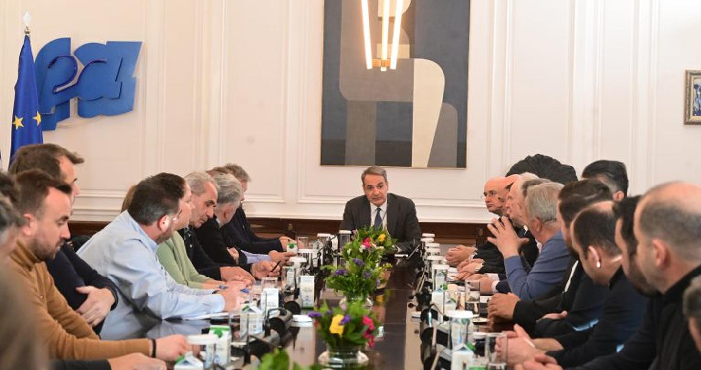 Οι ανακοινώσεις Μητσοτάκη μετά τη μαραθώνια συνάντηση με τους αγρότες – Αυτές είναι οι επιπλέον βελτιώσεις στα μέτρα ενίσχυσης