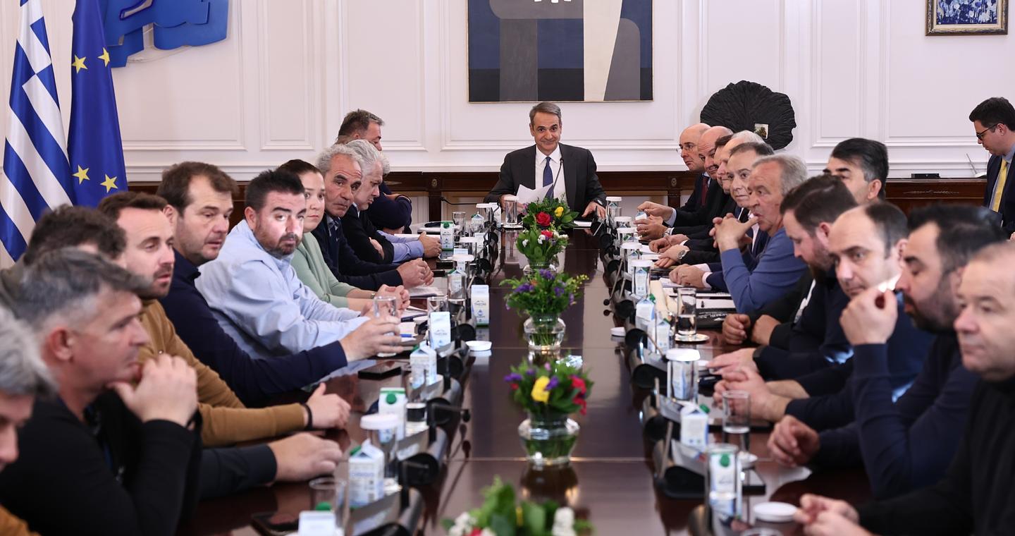 Συνάντηση Μητσοτάκη με αγρότες: Ερχονται βελτιώσεις σε ρεύμα και πετρέλαιο