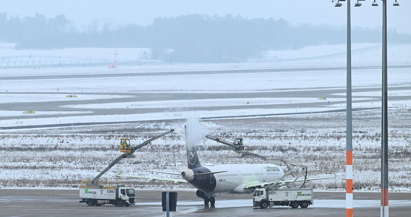 Προβλήματα στις πτήσεις των αεροδρομίων Βιέννης και Πράγας