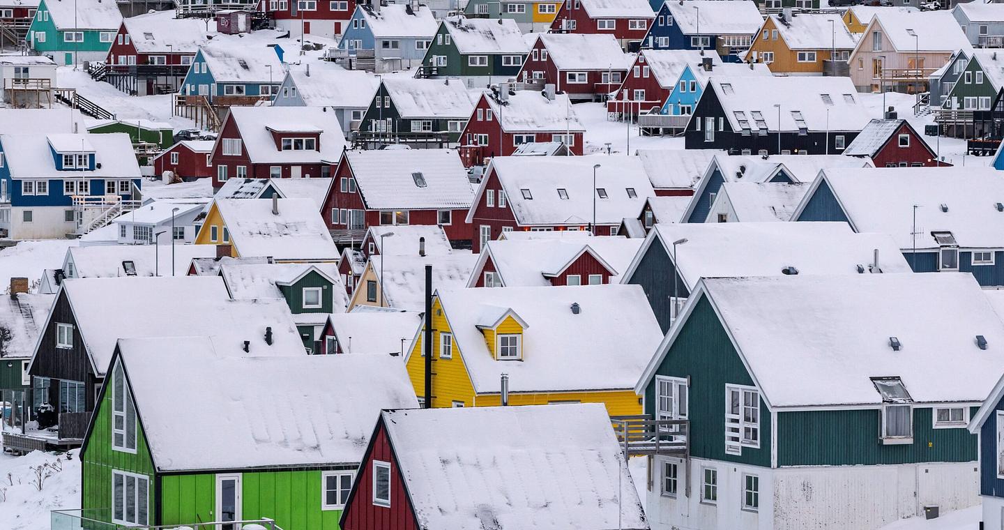 Politico για Γροιλανδία: Οι Ευρωπαίοι αναζητούν απεγνωσμένα ντιλ με τον Τραμπ, πριν να είναι αργά