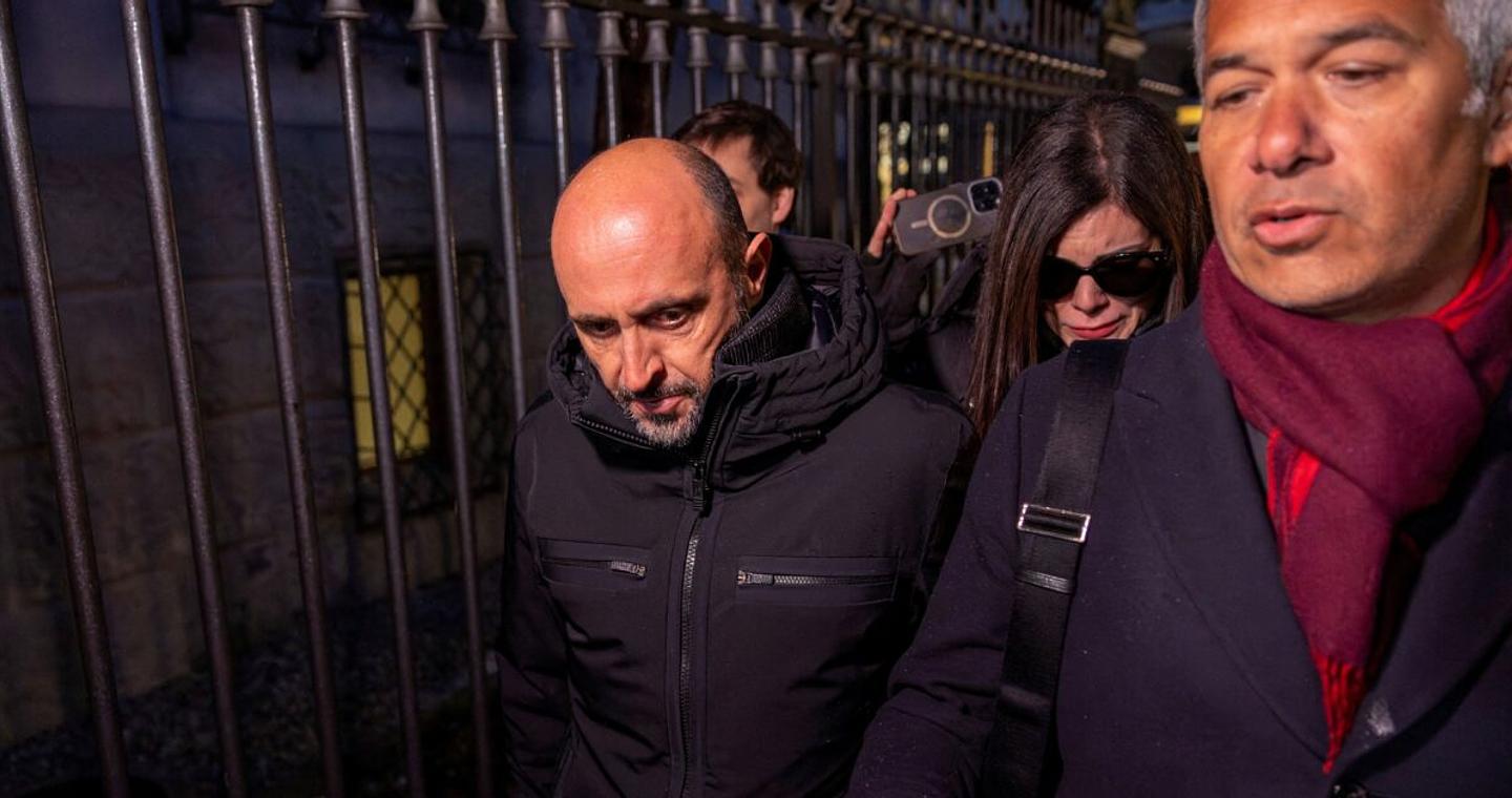 Προφυλακίστηκε ο ιδιοκτήτης του μπαρ Le Constellation στο Κραν Μοντανά στην Ελβετία για τη φονική πυρκαγιά