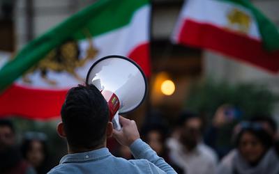 Ιράν: Συγγενείς νεκρών πληρώνουν τις σφαίρες που τους σκότωσαν!