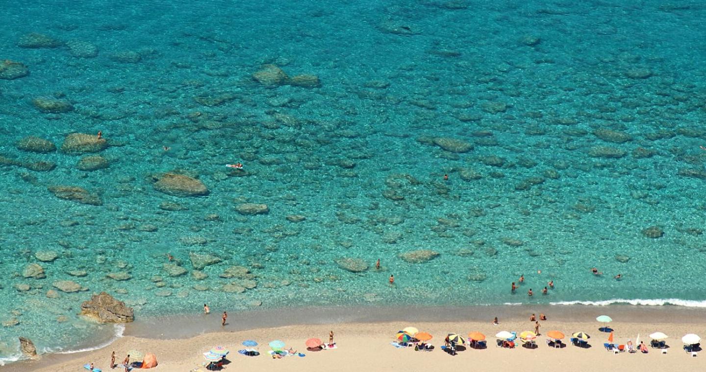 To Conde Nast Traveller εκθειάζει τα ελληνικά νησιά – Ποια προτείνει για το 2026