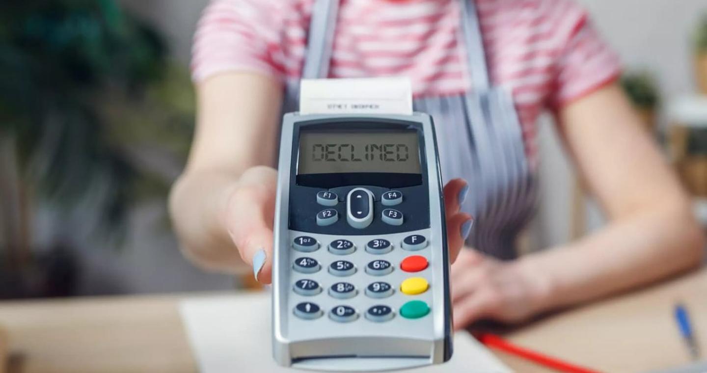 «Η πληρωμή απορρίφθηκε» είναι το νέο… ρεφρέν της Gen Z