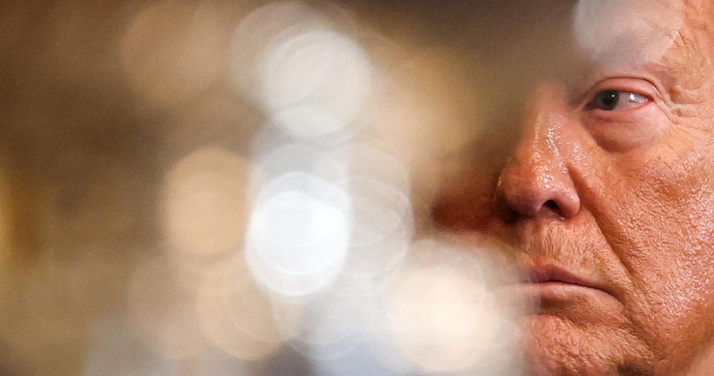 Τραμπ: Παραπλάνηση ή αναδίπλωση η αναστολή επίθεσης στο Ιράν;