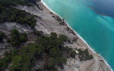 Λευκάδα: «Διόδια» για μπάνιο στην παραλία; Καταγγελίες για είσοδο με πληρωμή!