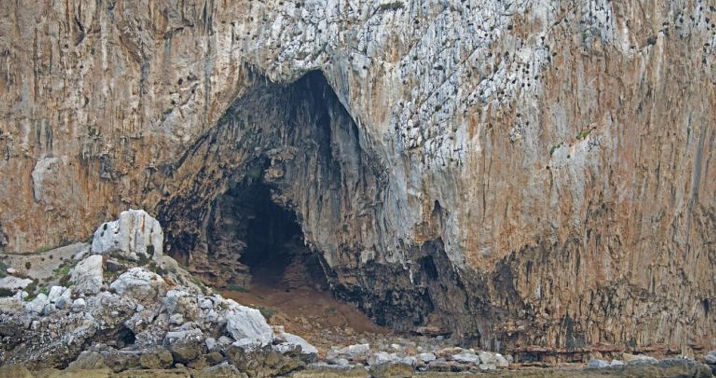 Αρχαιολόγοι άνοιξαν σπηλιά που ήταν σφραγισμένη για 40.000 χρόνια – Αυτό που βρήκαν «αλλάζει όλη την Ιστορία»