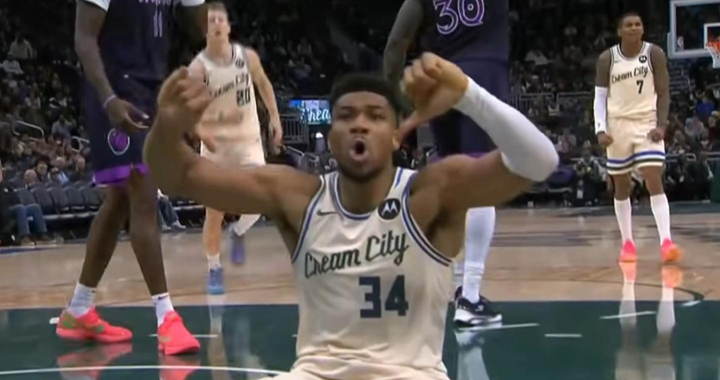 Ο Γιάννης Αντετοκούνμπο αποδοκίμασε τον κόσμο των Μπακς που γιούχαρε [βίντεο]