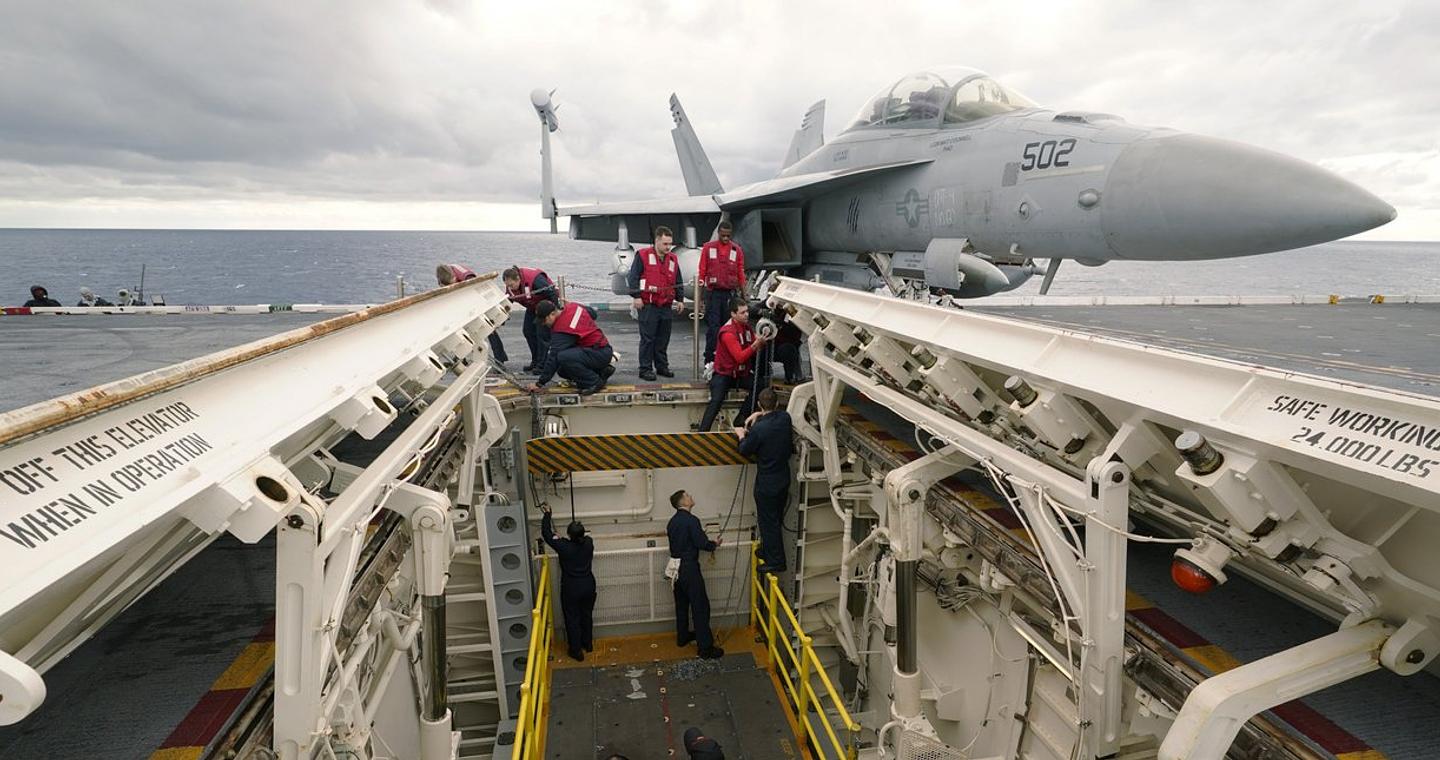 Ο Τραμπ ετοιμάζεται να χτυπήσει στο Ιράν «ίσως και εντός 24 ωρών» -Εξετάζει στόχους και αδειάζει βάσεις των ΗΠΑ