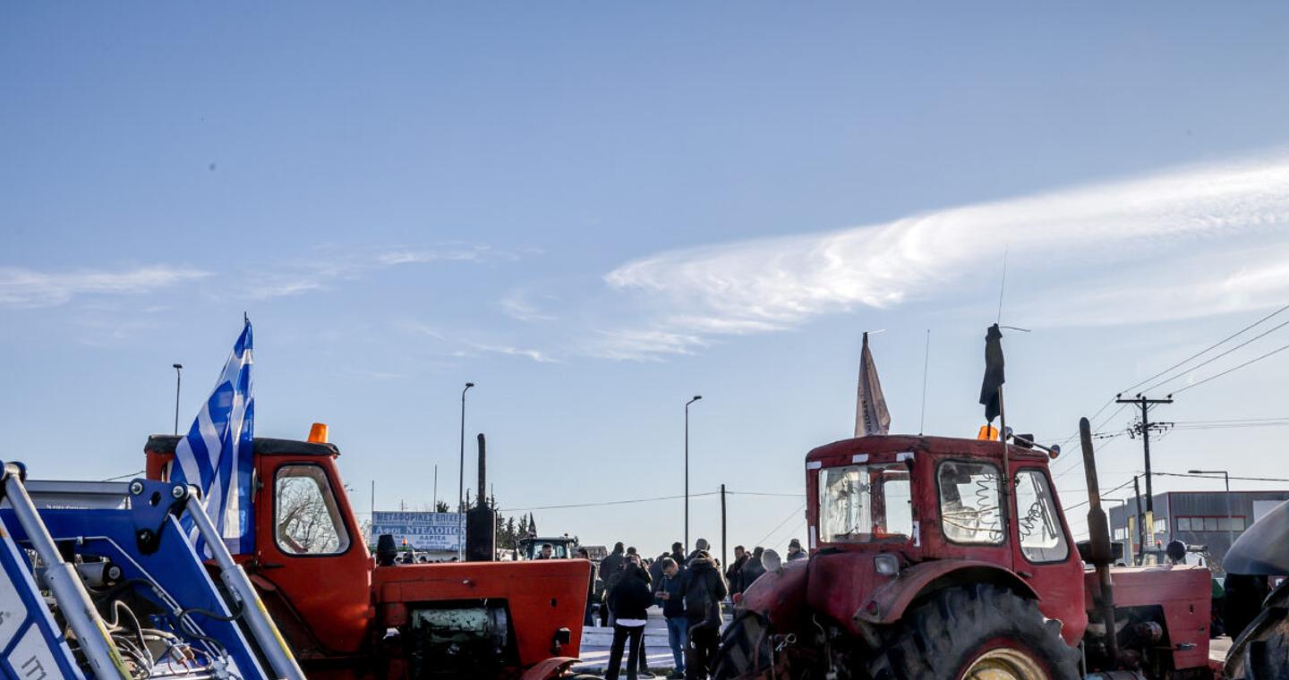 Αγρότες: Τα μέτρα Μητσοτάκη και το plan B - «Κόκκινο» πανί τα μπλόκα και στο βάθος «δάκτυλος» ΚΚΕ