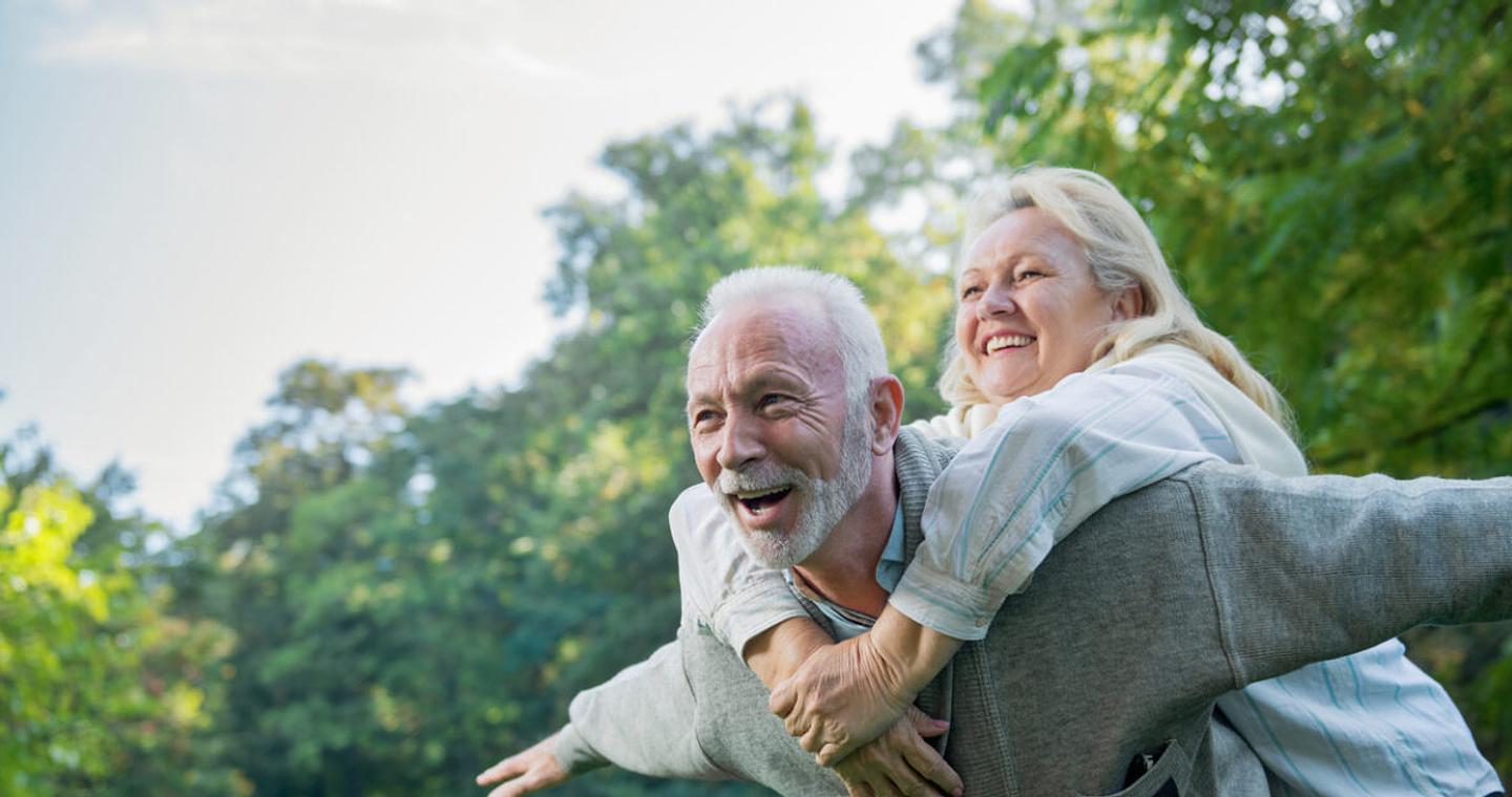 Το τρίπτυχο της μακροζωίας: Περπάτημα, ύπνος και υγιεινή διατροφή χαρίζουν έως και 9 χρόνια παραπάνω ζωής