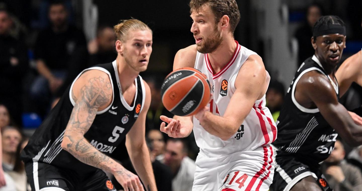 Παρτιζάν – Ολυμπιακός 66-104: Άνετο πέρασμα από το Βελιγράδι με σούπερ Βεζένκοφ (vid)