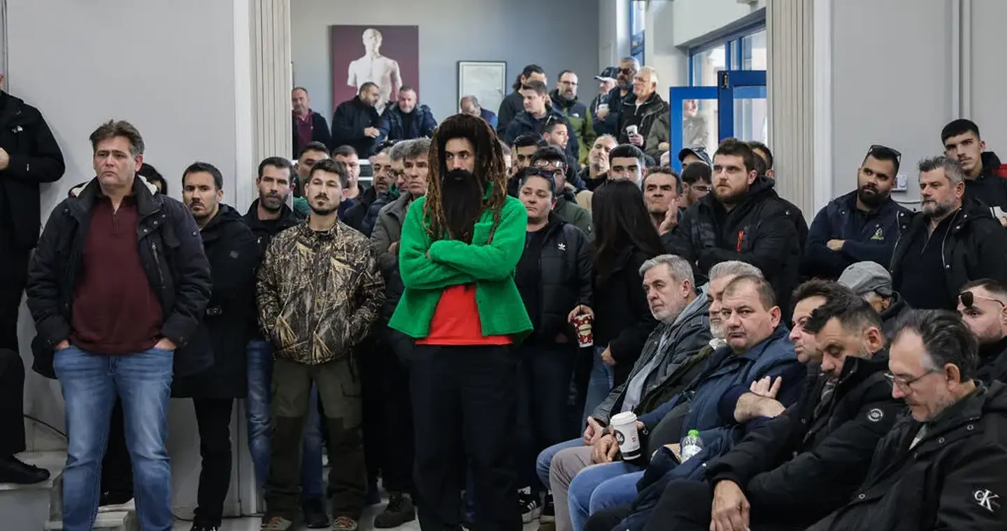 Λευκός καπνός από την πανελλαδική των μπλόκων στον Παλαμά