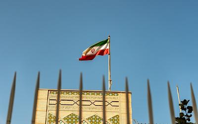 Ιράν: O εφιάλτης της αλλαγής καθεστώτος – Τι μπορεί να συμβεί;