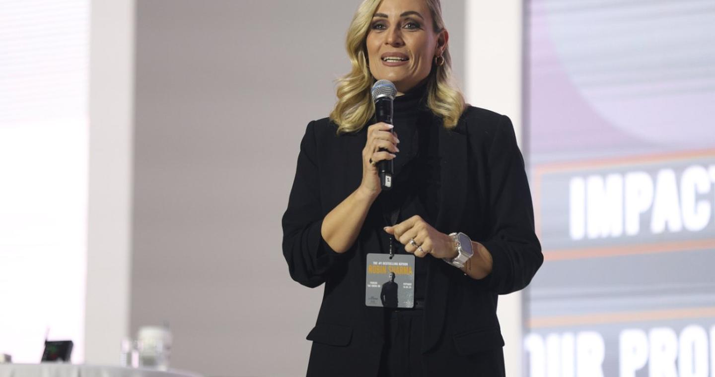 «Λύγισε» η Ελεονώρα Μελέτη: Ξέσπασε σε λυγμούς στο Ευρωκοινοβούλιο για την κακοποίηση που έχει δεχτεί