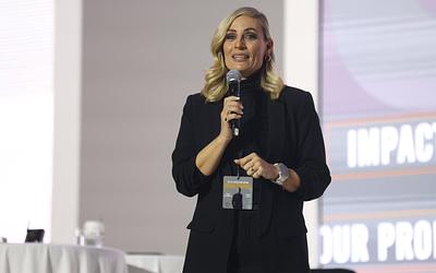 Συγκλονίζει η Ελεονώρα Μελέτη: Αποκαλύπτει ότι υπήρξε θύμα κακοποίησης!