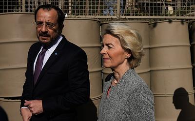 Συγκίνηση στην Κύπρο: Η φον ντερ Λάιεν στην «πράσινη γραμμή» και οι ελπίδες