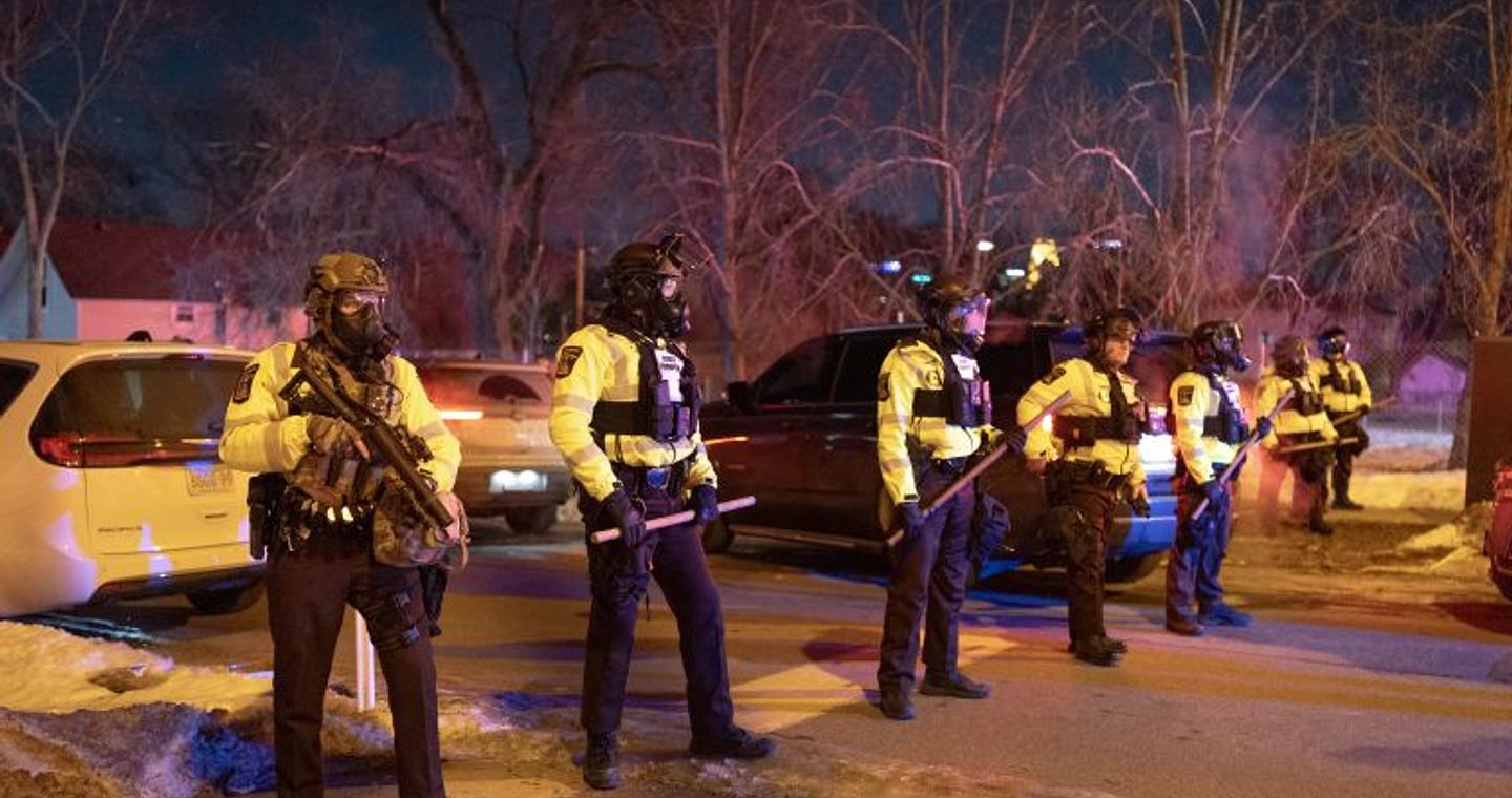 Ο Τραμπ απειλεί να στείλει στρατιωτικές δυνάμεις στη Μινεάπολη