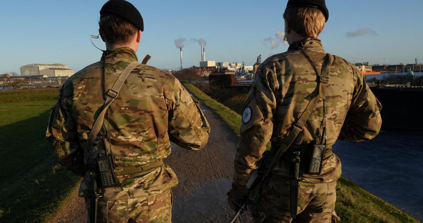 Οι Ευρωπαίοι στέλνουν στρατεύματα στη Γροιλανδία – Διπλό μήνυμα στον Τραμπ