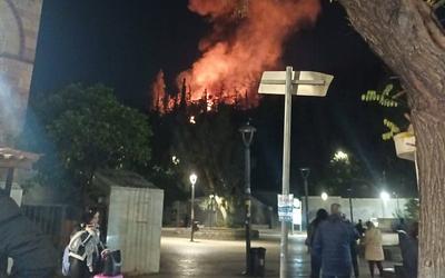 Φωτιά τώρα στη Δάφνη: Συναγερμός στην Πυροσβεστική κοντά στο μετρό!