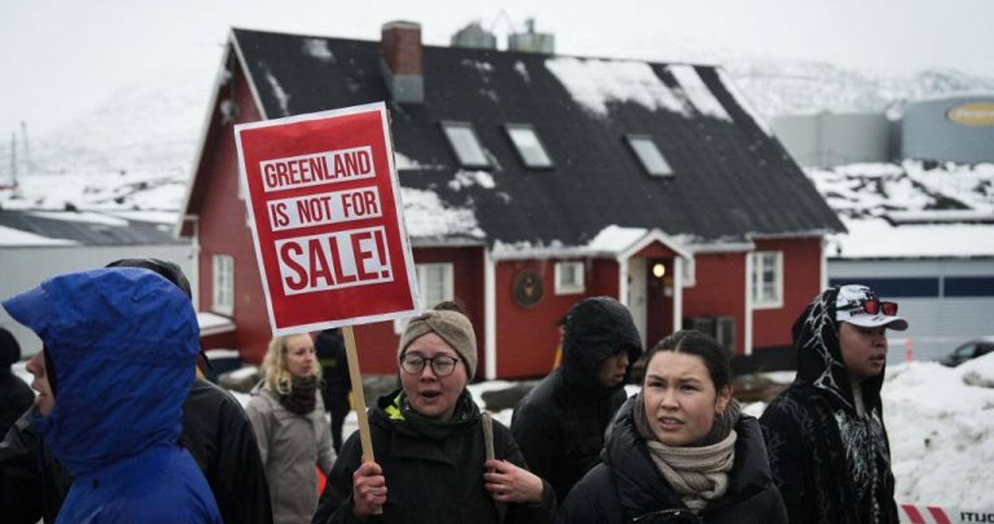 Μαζικές διαδηλώσεις στη Γροιλανδία: Ευρωπαϊκή αντίδραση κατά Τραμπ μετά την ανακοίνωση νέων δασμών – Έκτακτη σύσκεψη την Κυριακή – Αποστολή ΕΡTnews