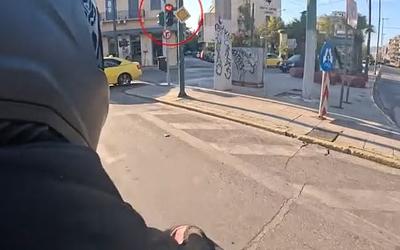 Ασυνείδητοι οδηγοί και κάμερες-«κόφτες»: Τέλος στο "σβήσιμο" κλήσεων;