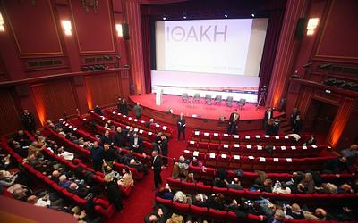 Ένταση στη Θεσσαλονίκη: Συλλήψεις έξω από την παρουσίαση του βιβλίου του Τσίπρα!