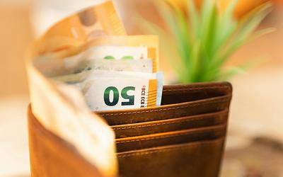 Εργασιακά 2026: Τι αλλάζει σε μισθούς, συμβάσεις και τριετίες;