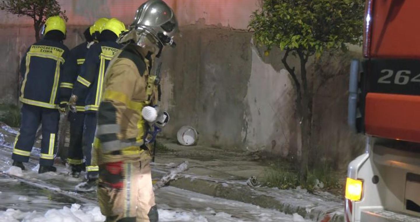 Πέραμα: Κατασβέστηκε η φωτιά – «Απειλήθηκε όλο το Λεκανοπέδιο, να μην υπάρχουν δεξαμενές καυσίμων σε γειτονιές», λέει ο Δήμαρχος