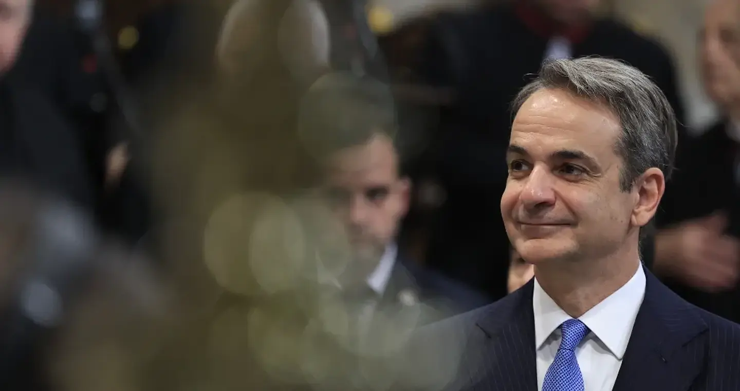 Πανηγυρίζει για τη φρεγάτα, «πουλάει» ασφάλεια και πατρίδα