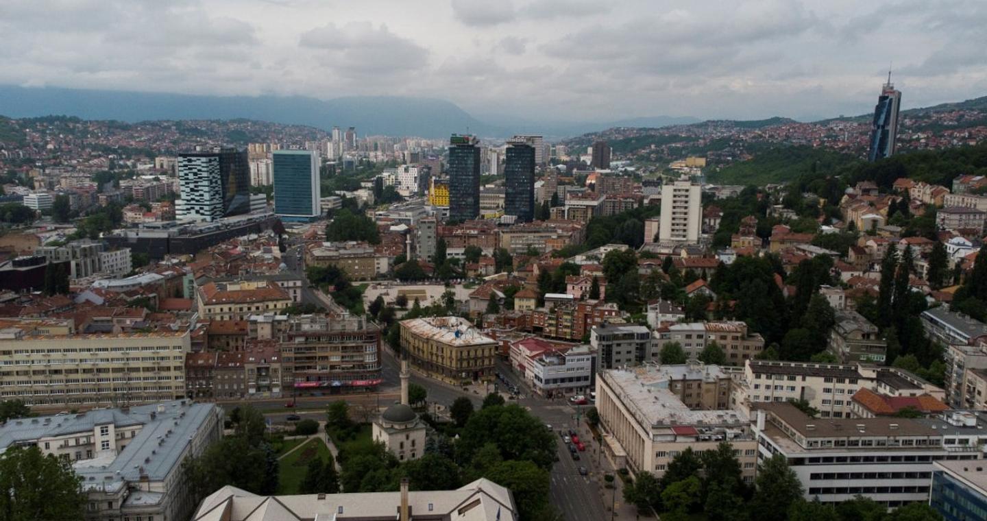 Προβληματίζει η στεγαστική κρίση στα Βαλκάνια – Ένας γολγοθάς με πολυετή ιστορία
