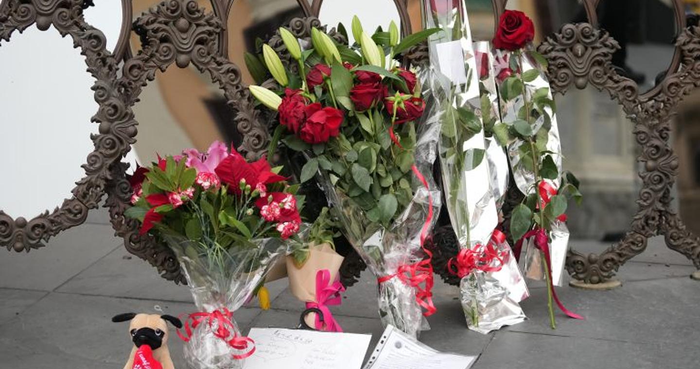 Σε λαϊκό προσκύνημα η σορός του Βαλεντίνο – Την Παρασκευή η κηδεία στη Ρώμη