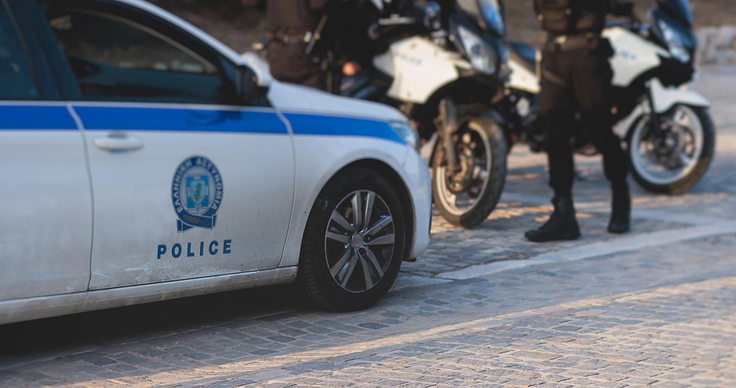 Σκηνές θρίλερ στο Ηράκλειο: Επιτέθηκε με τσεκούρι σε μητέρα και κόρη – «Είχα εντολή να σκοτώσω»