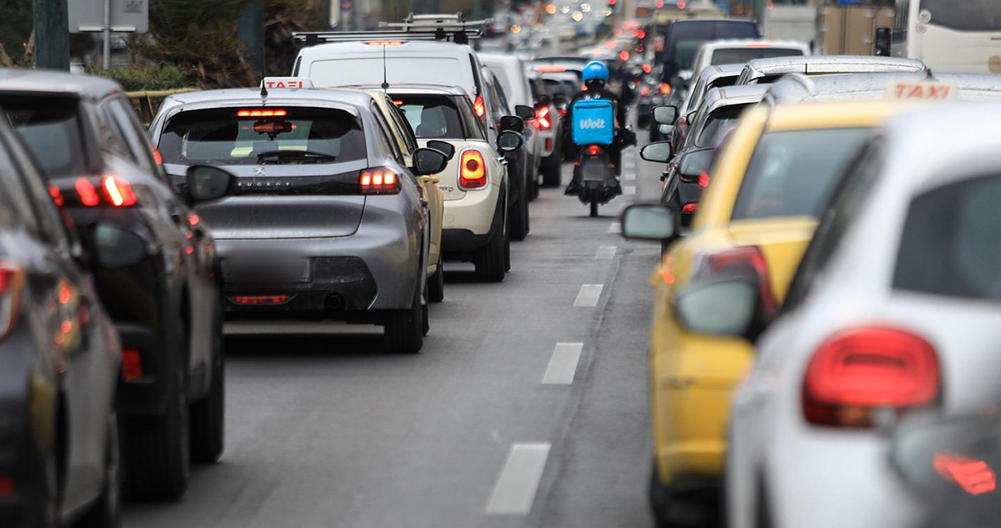 Κίνηση τώρα: Χάος στους δρόμους της Αττικής – Μποτιλιάρισμα στον Κηφισό – Κυκλοφοριακό κομφούζιο στο κέντρο της Αθήνας