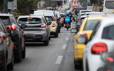 Αυξημένη κίνηση στην Αττική: Χάος στους δρόμους σήμερα!