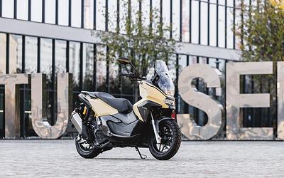 Νέο αμερικάνικο σκούτερ στην Ελλάδα: Το UM Rockville 125!